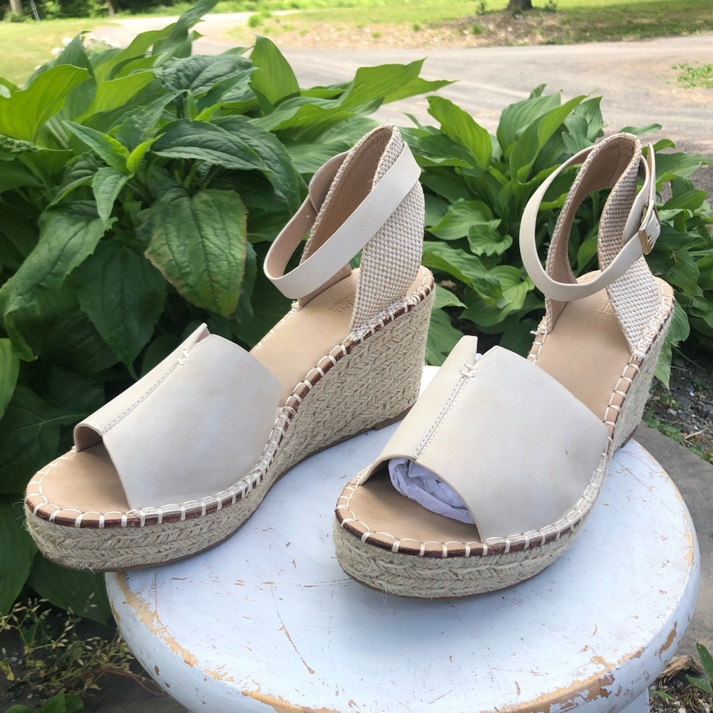 Peep toe wedges